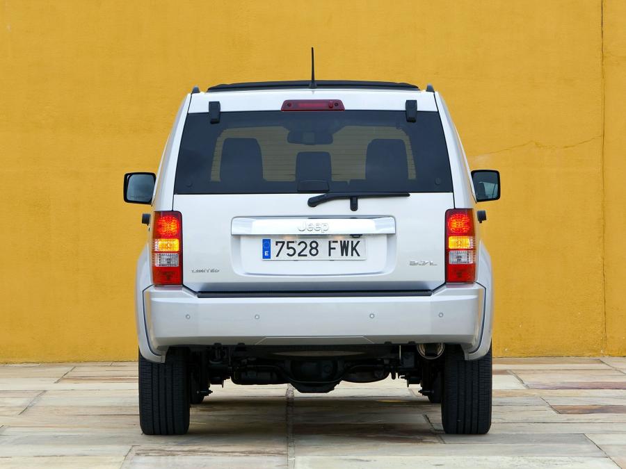 Jeep Cherokee Limited 3.7L (KK) 2007 года  (фото 17 из 31)